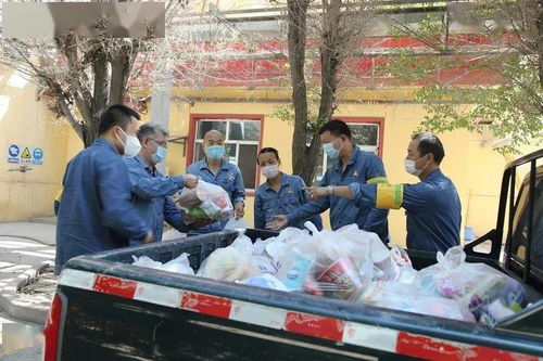 住廠生活有困難 干部服務(wù)隊(duì)來了