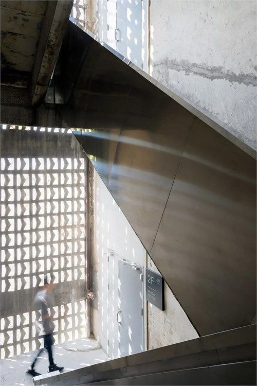 尋常設計 重慶山鬼montmirage解放碑店廠房改造精品酒店 嫁衣的裙擺